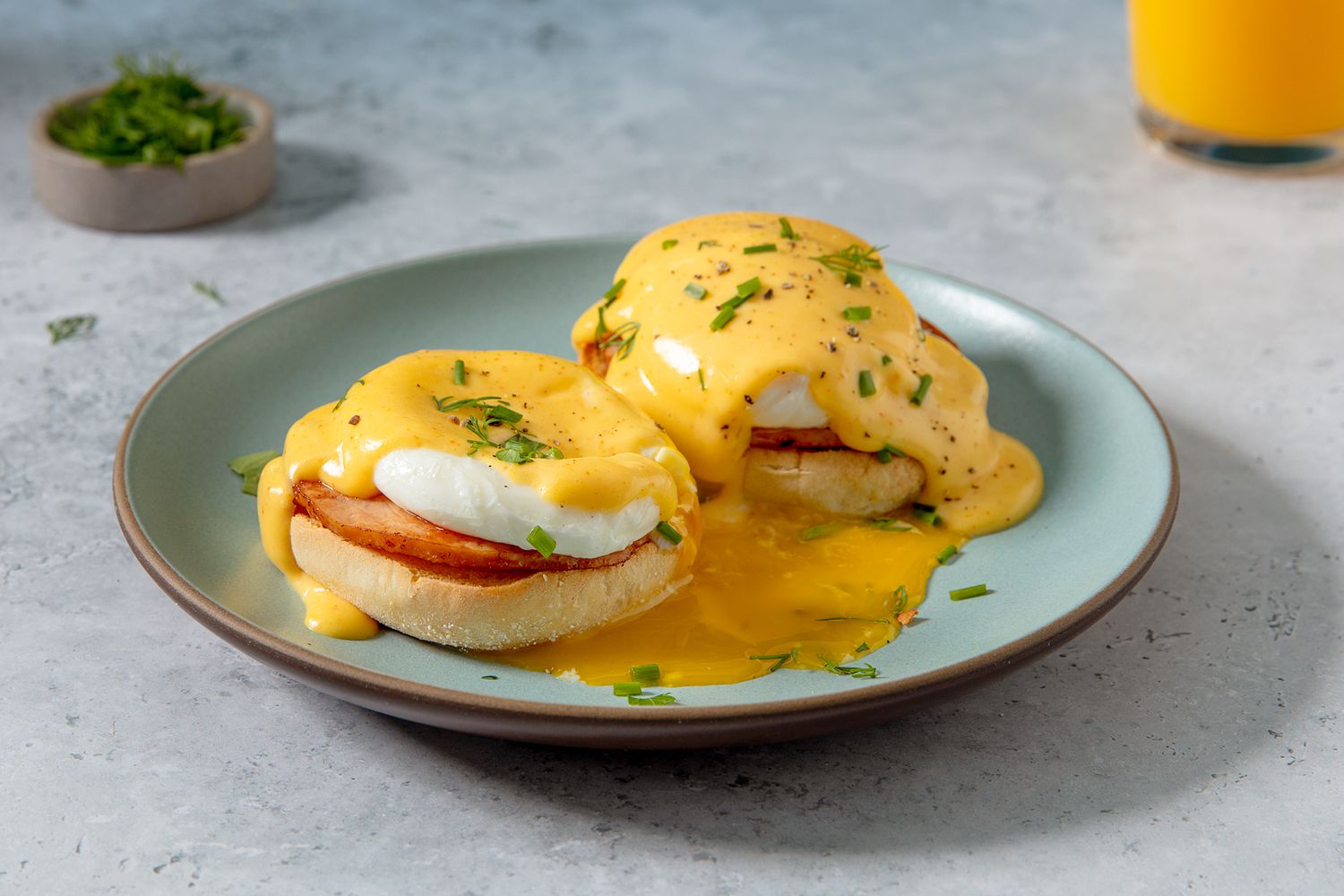 egg-benedict-opskrift